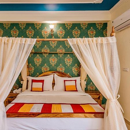 Aditya Palace 布什格尔 外观 照片