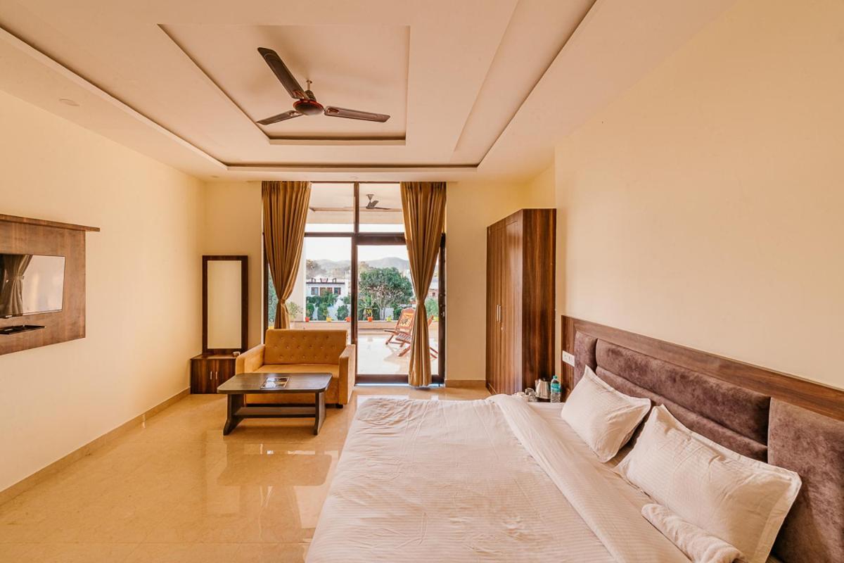 Aditya Palace 布什格尔 外观 照片