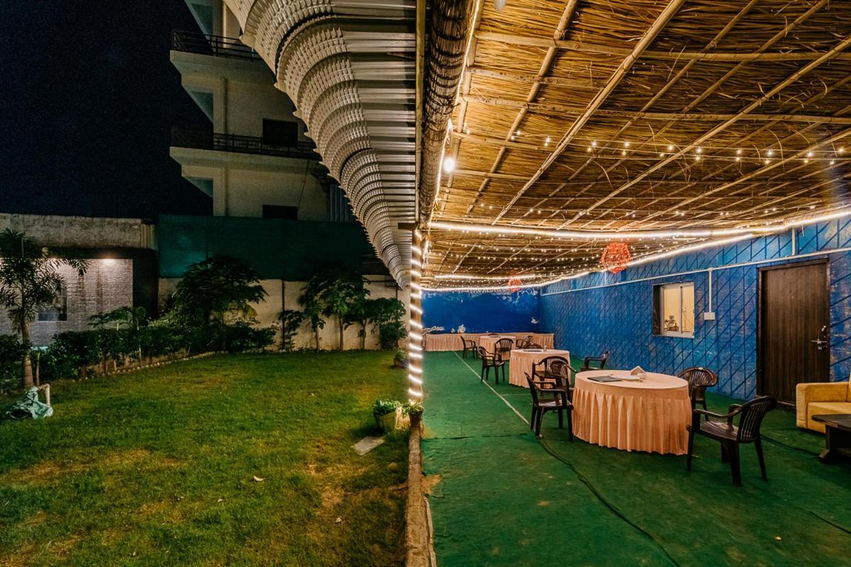 Aditya Palace 布什格尔 外观 照片