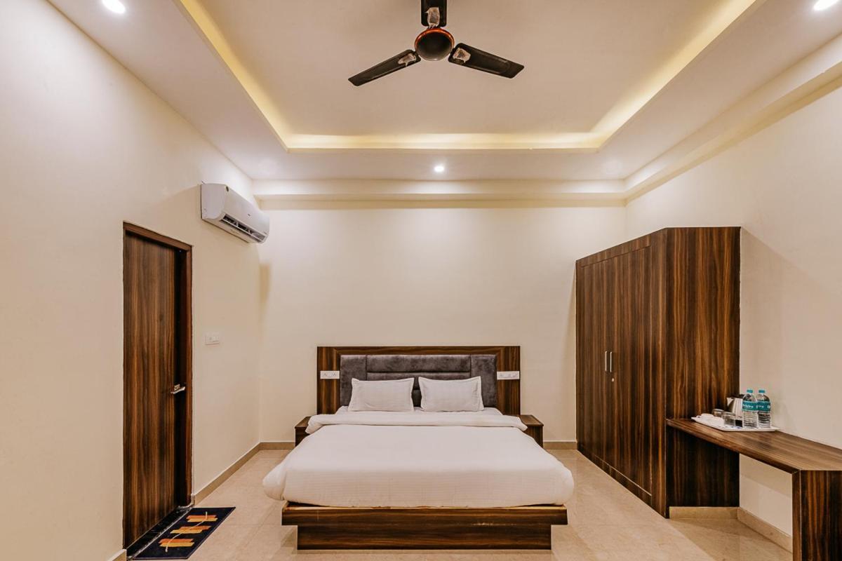 Aditya Palace 布什格尔 外观 照片