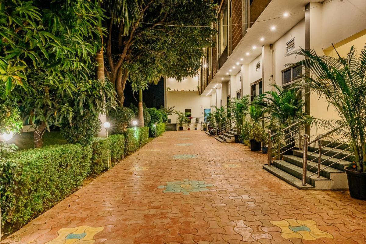 Aditya Palace 布什格尔 外观 照片