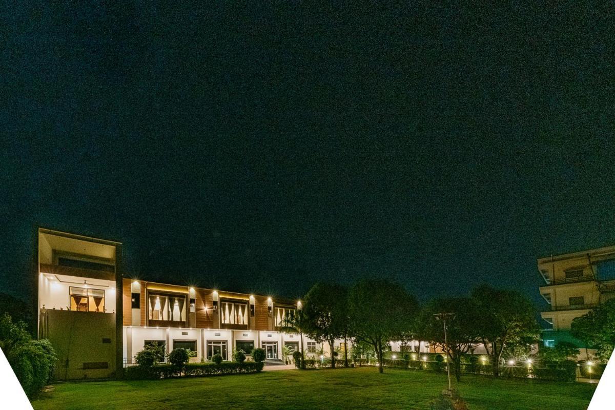 Aditya Palace 布什格尔 外观 照片