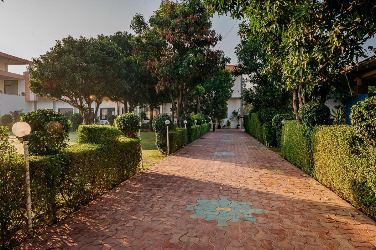 Aditya Palace 布什格尔 外观 照片